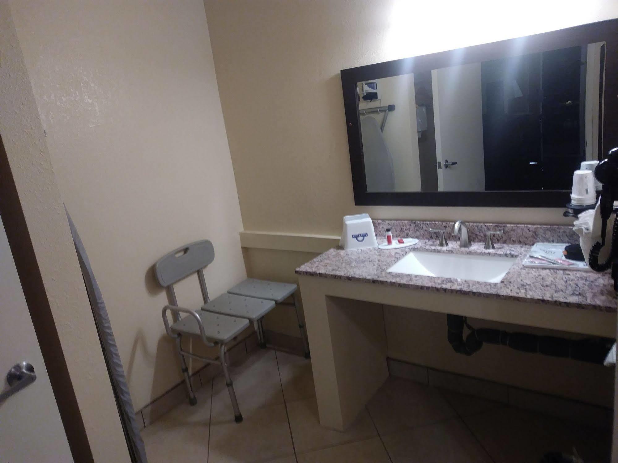 Days Inn Спокан Экстерьер фото