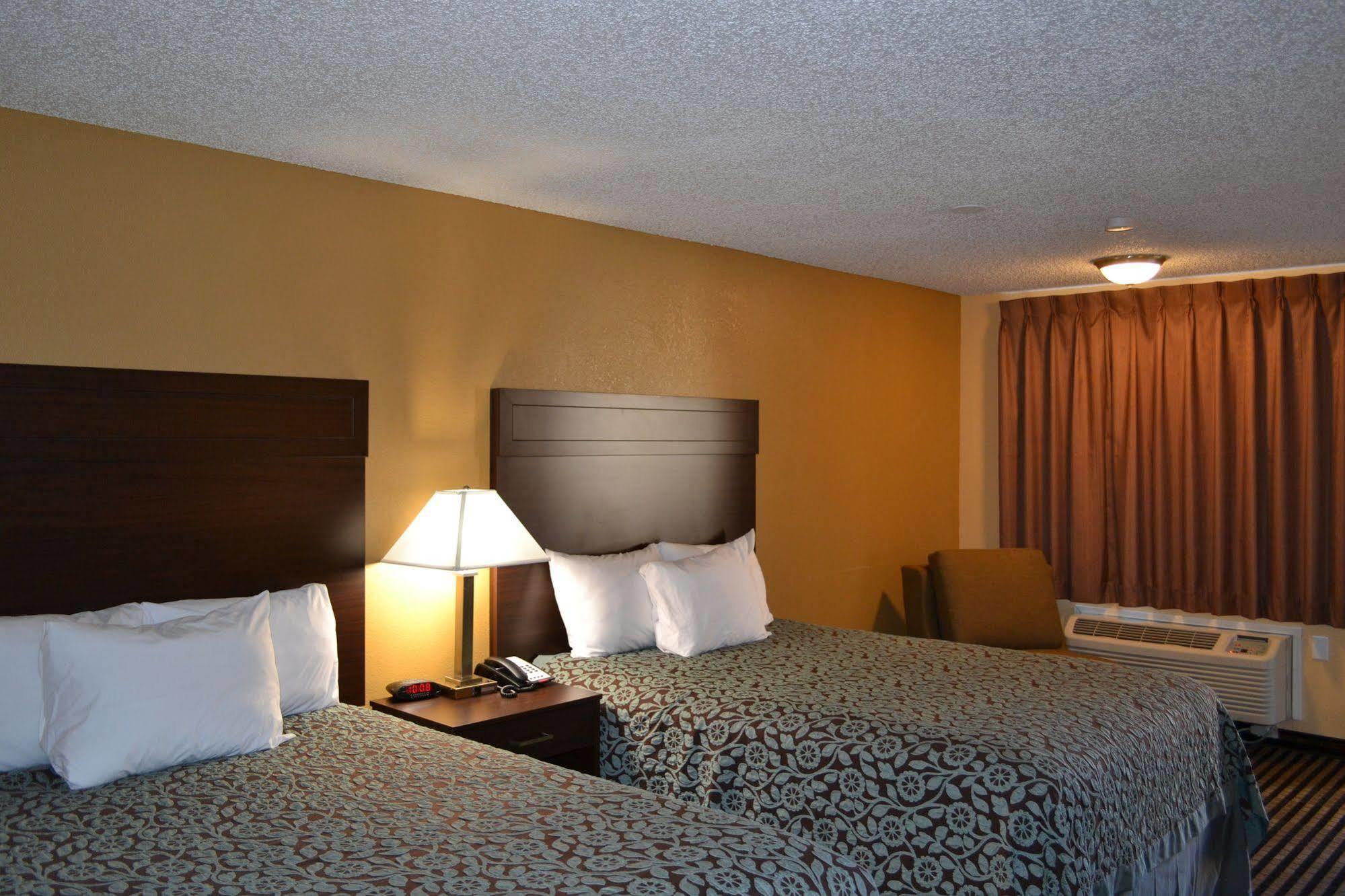 Days Inn Спокан Экстерьер фото