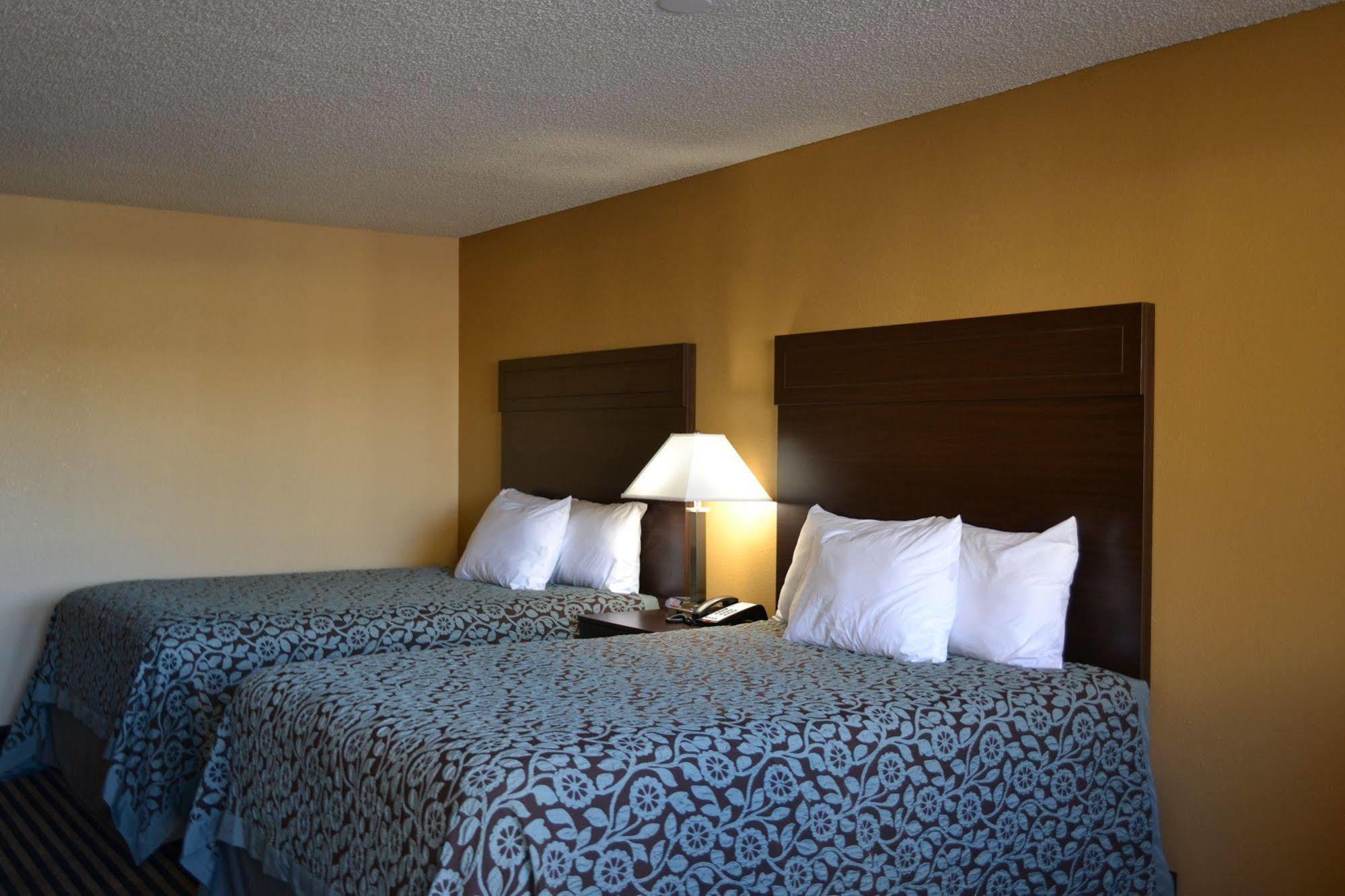 Days Inn Спокан Экстерьер фото